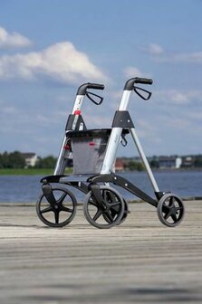 Rollator Active  * DECEMBER 2024 LEVERBAAR *